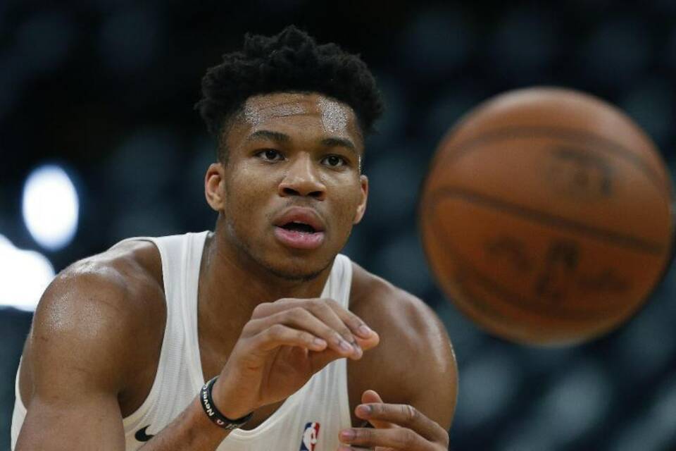 Giannis Antetokounmpo Giannis Antetokounmpo