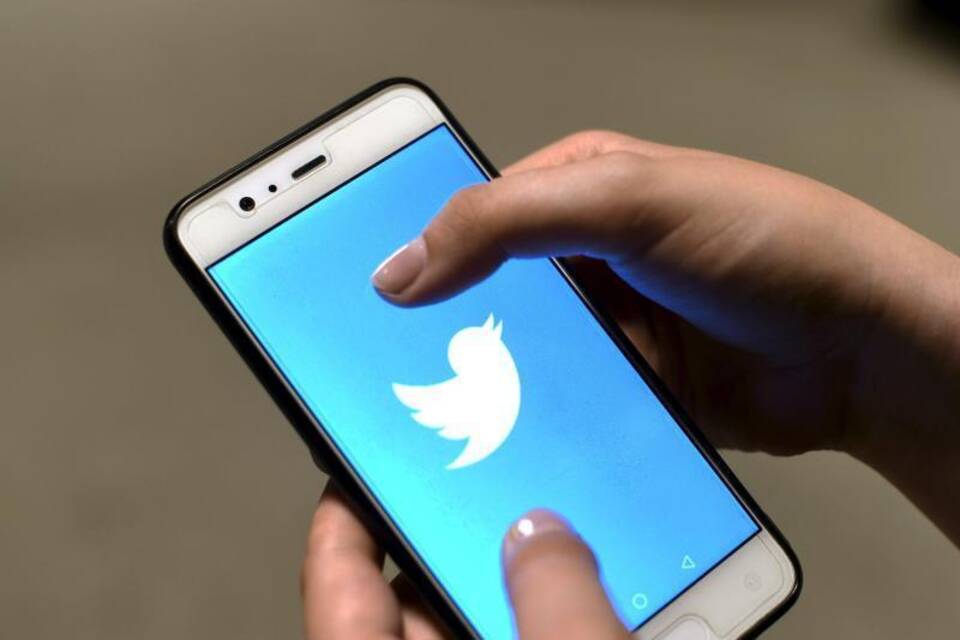 Twitter Twitter