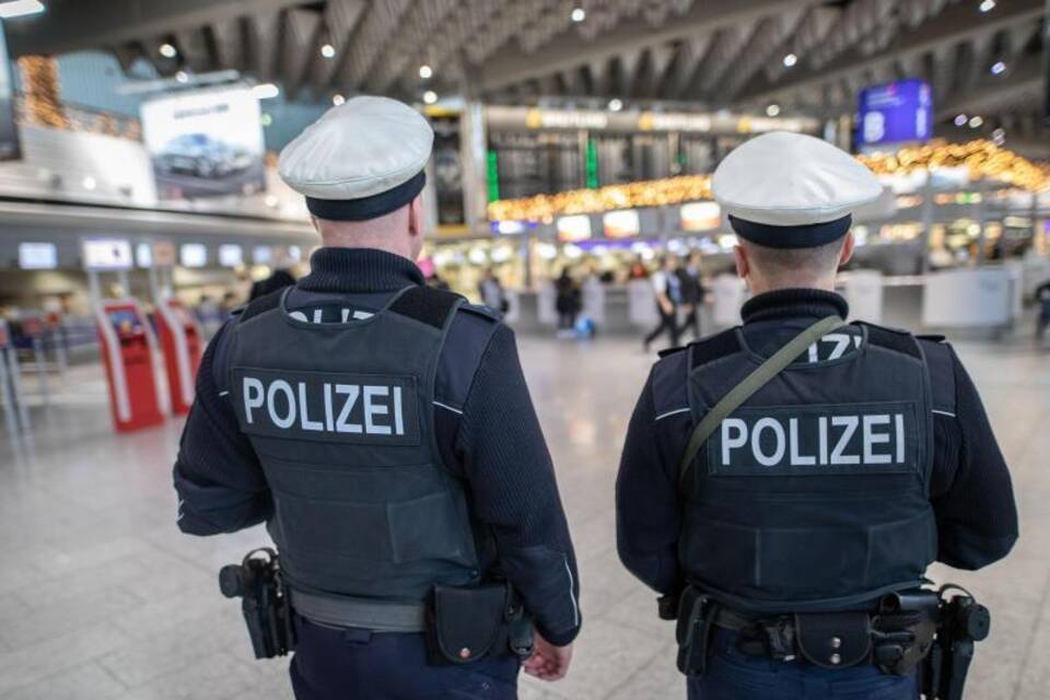 Festnahme am Flughafen Festnahme am Flughafen