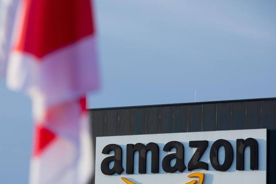 Amazon-Beschäftigte legen Arbeit nieder Amazon-Beschäftigte legen Arbeit nieder