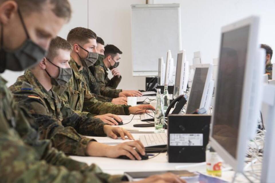 Högl zu Amtshilfe durch Soldaten Högl zu Amtshilfe durch Soldaten