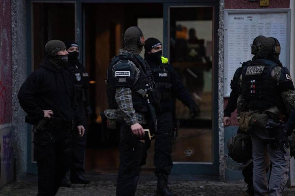 Mordkommission ermittelt nach Schüssen in Berlin-Kreuzberg Mordkommission ermittelt nach Schüssen in Berlin-Kreuzberg