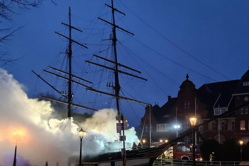 Brand auf Museumsschiff