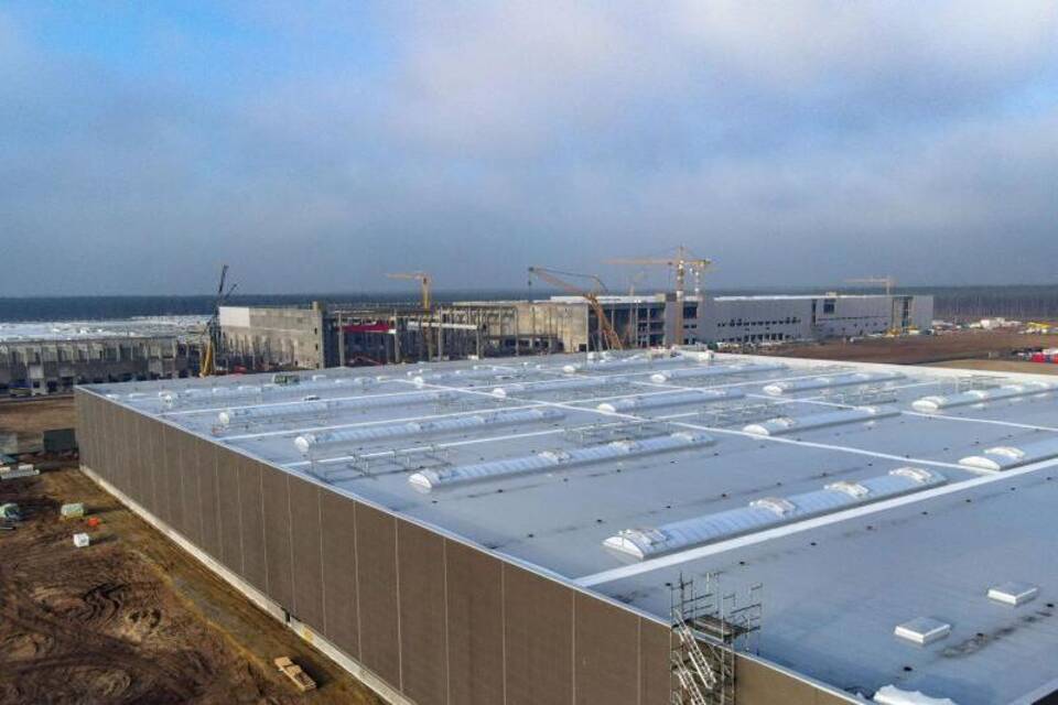 Baustelle der Tesla Giga-Factory in Grünheide Baustelle der Tesla Giga-Factory in Grünheide