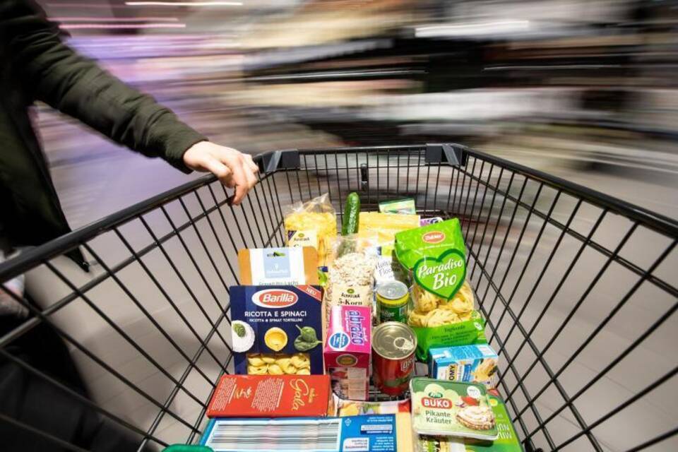 Einkaufen im Supermarkt Einkaufen im Supermarkt