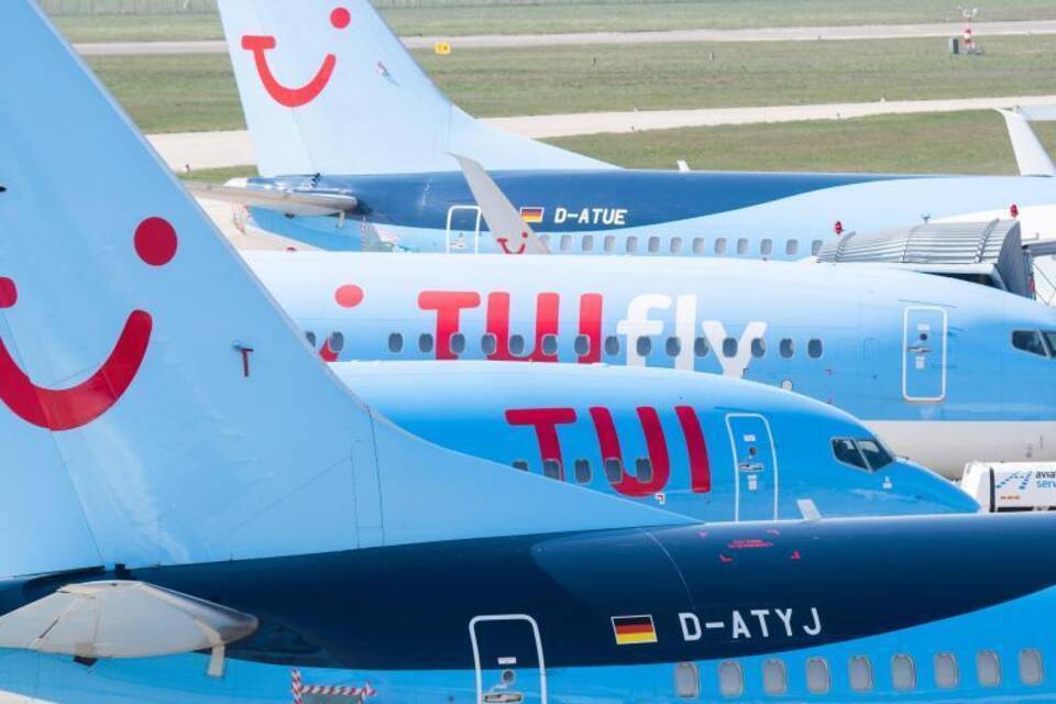 Tuifly-Maschinen am Flughafen Hannover-Langenhagen