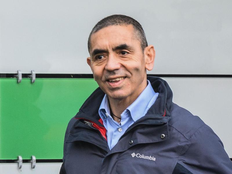 «für uns eine Verpflichtung»: Biontech-Chef Sahin: «Bis ...