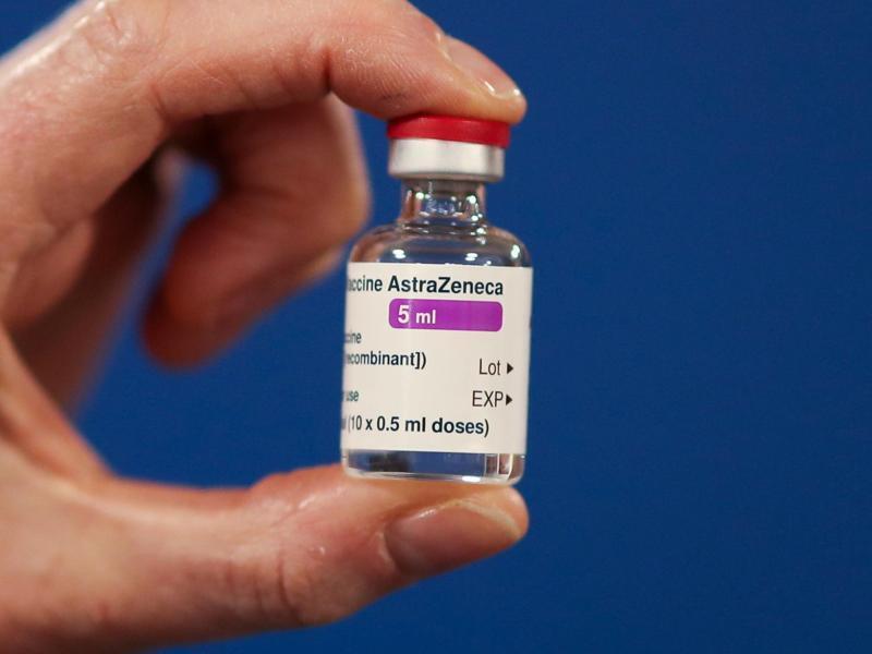 EMA prüft Wirksamkeit: Corona-Impstoff: Astrazeneca beantragt Zulassung in der EU - Wissenschaft ...