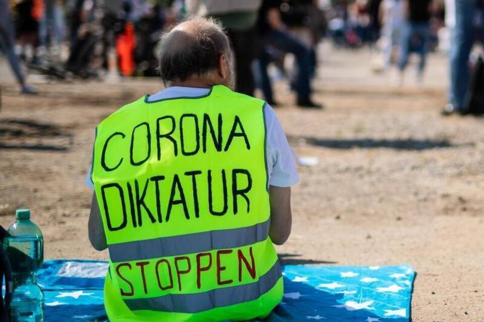 «Corona-Diktatur» «Corona-Diktatur»