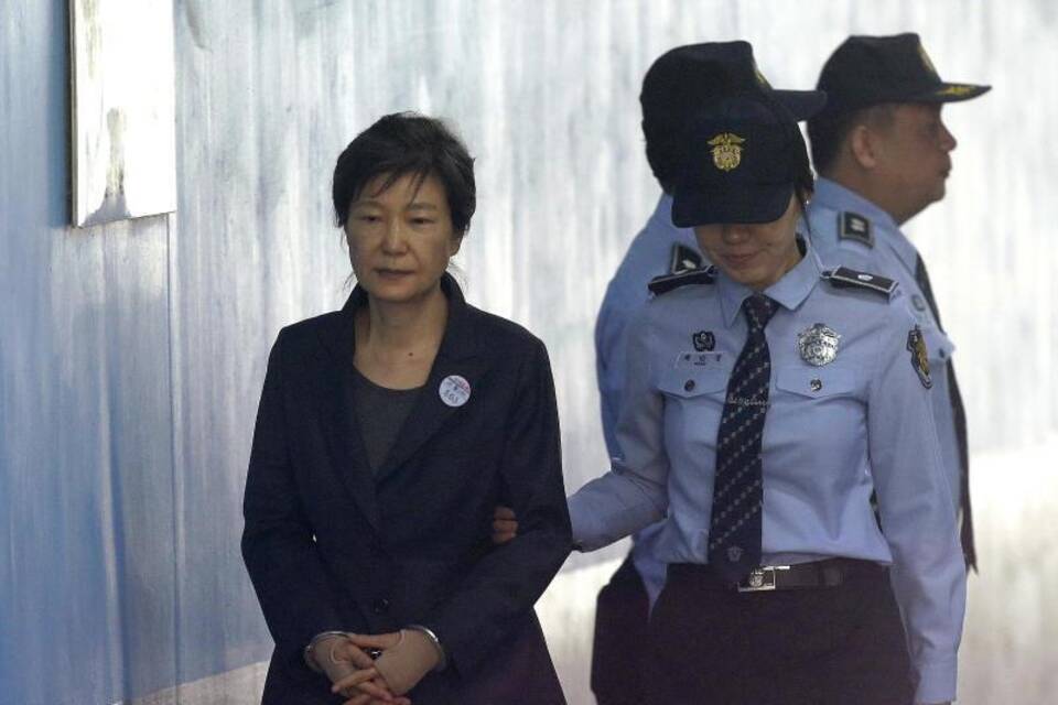 Haftstrafe für Südkoreas Ex-Präsidentin Park Haftstrafe für Südkoreas Ex-Präsidentin Park