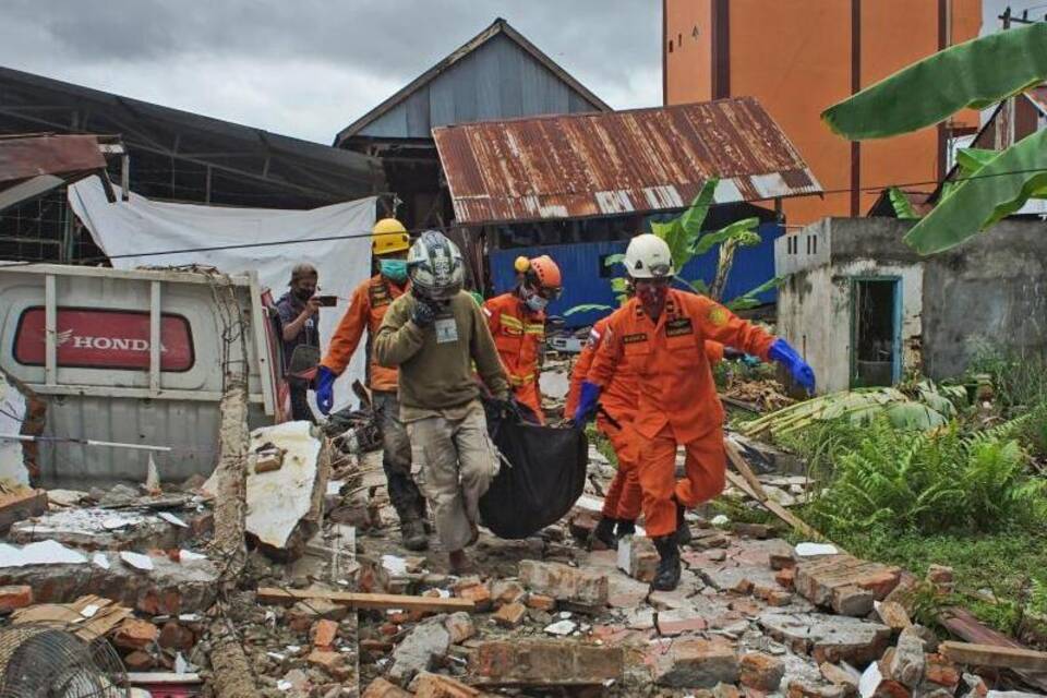 Erdbeben in Indonesien Erdbeben in Indonesien