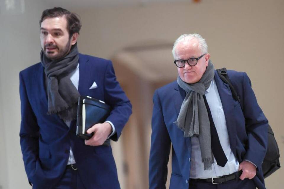 Keller und Curtius Keller und Curtius