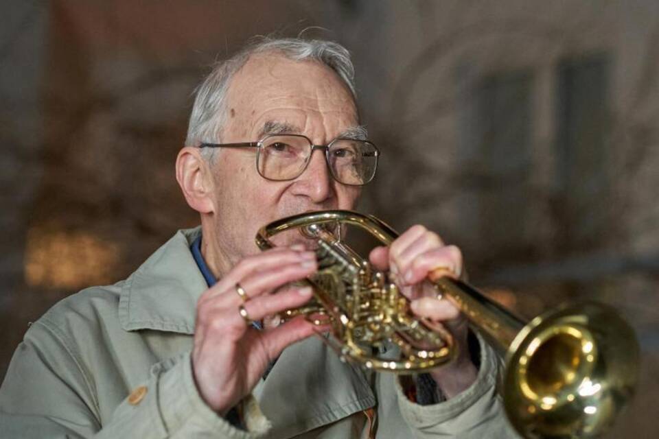 90-jähriger Trompeter 90-jähriger Trompeter