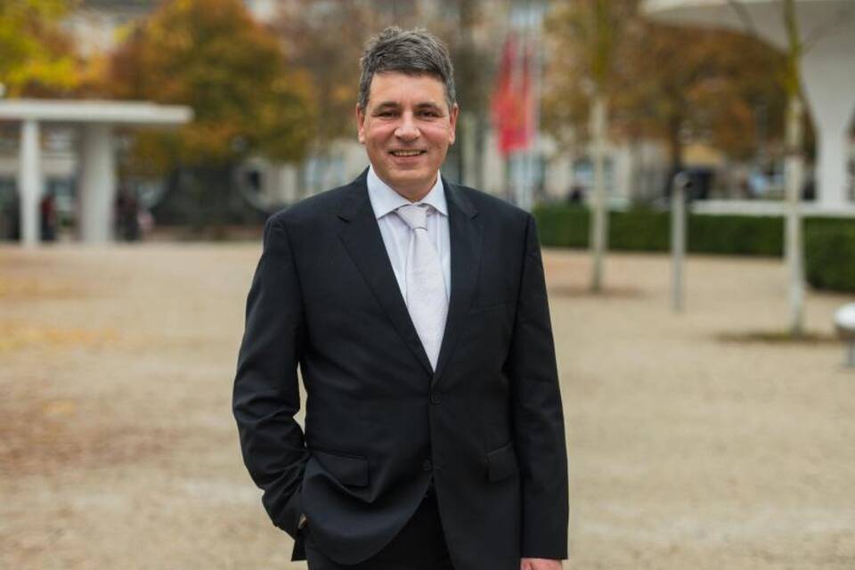 Schriftsteller Marcel Beyer erhält Huchel-Preis 2021 Schriftsteller Marcel Beyer erhält Huchel-Preis 2021