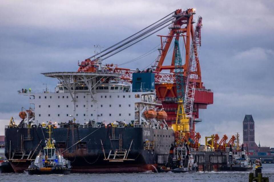 Russisches Verlegeschiff "Fortuna" Russisches Verlegeschiff "Fortuna"