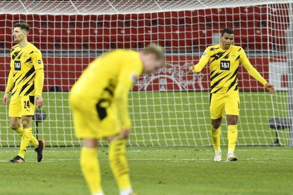 Enttäuschte BVB-Profis Enttäuschte BVB-Profis