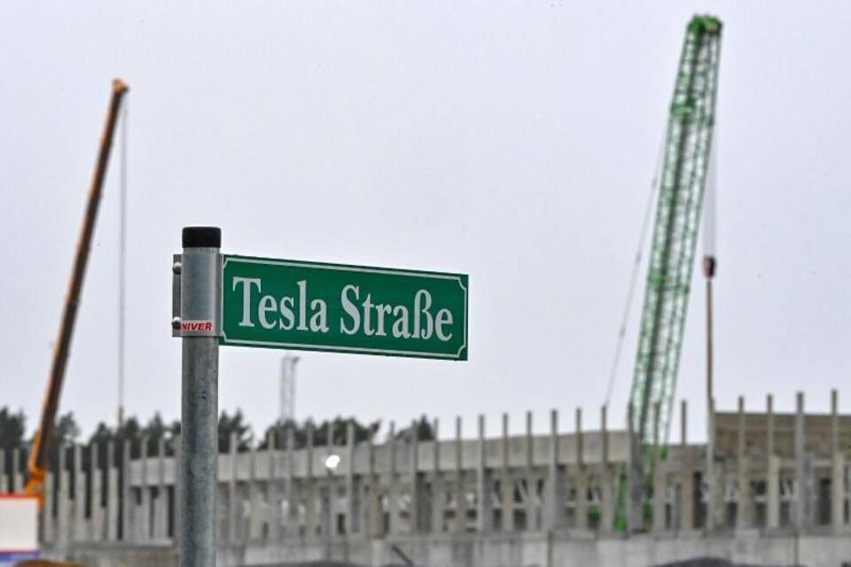 Tesla-Baustelle