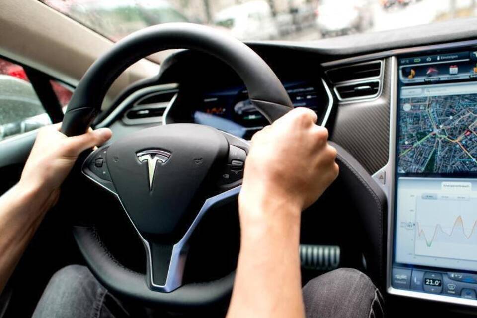 Tesla Tesla