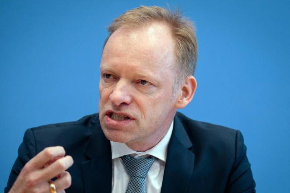 Clemens Fuest Clemens Fuest