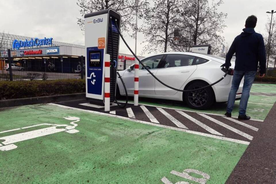 Schnellladepark für E-Autos