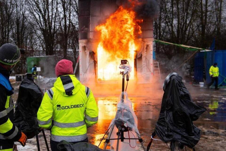 Wohnzimmerbrand für die Forschung