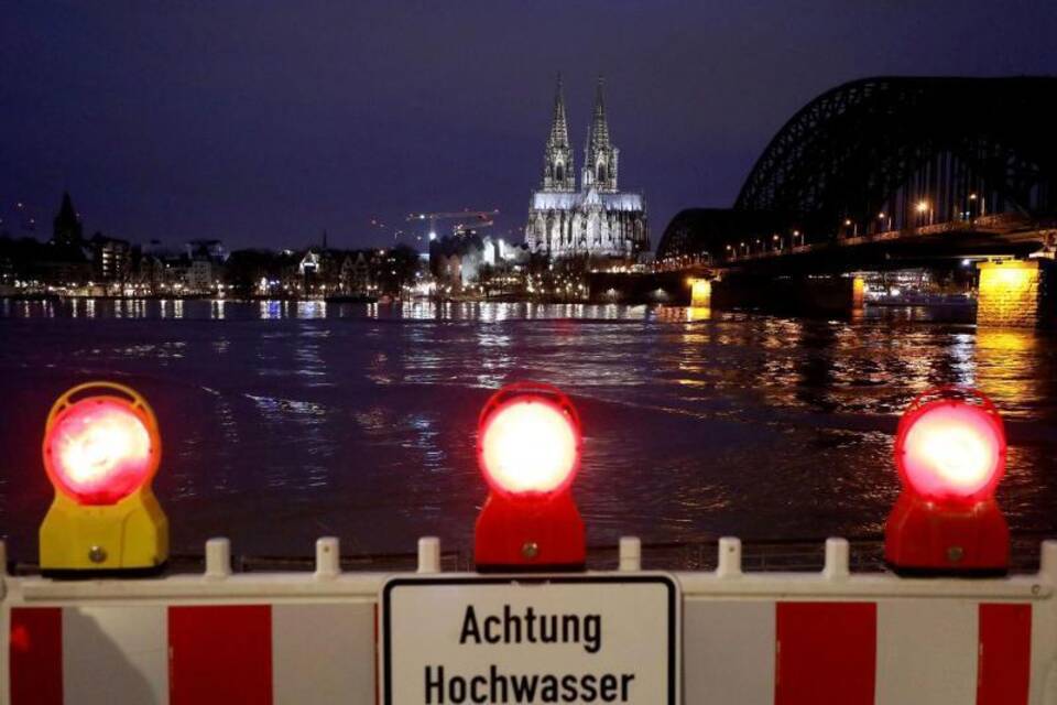 Rhein-Hochwasser in Köln Rhein-Hochwasser in Köln