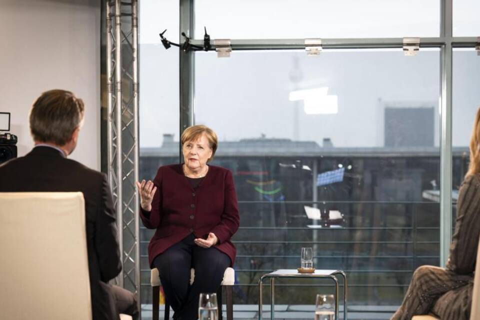 Merkel Interview bei ntv und RTL