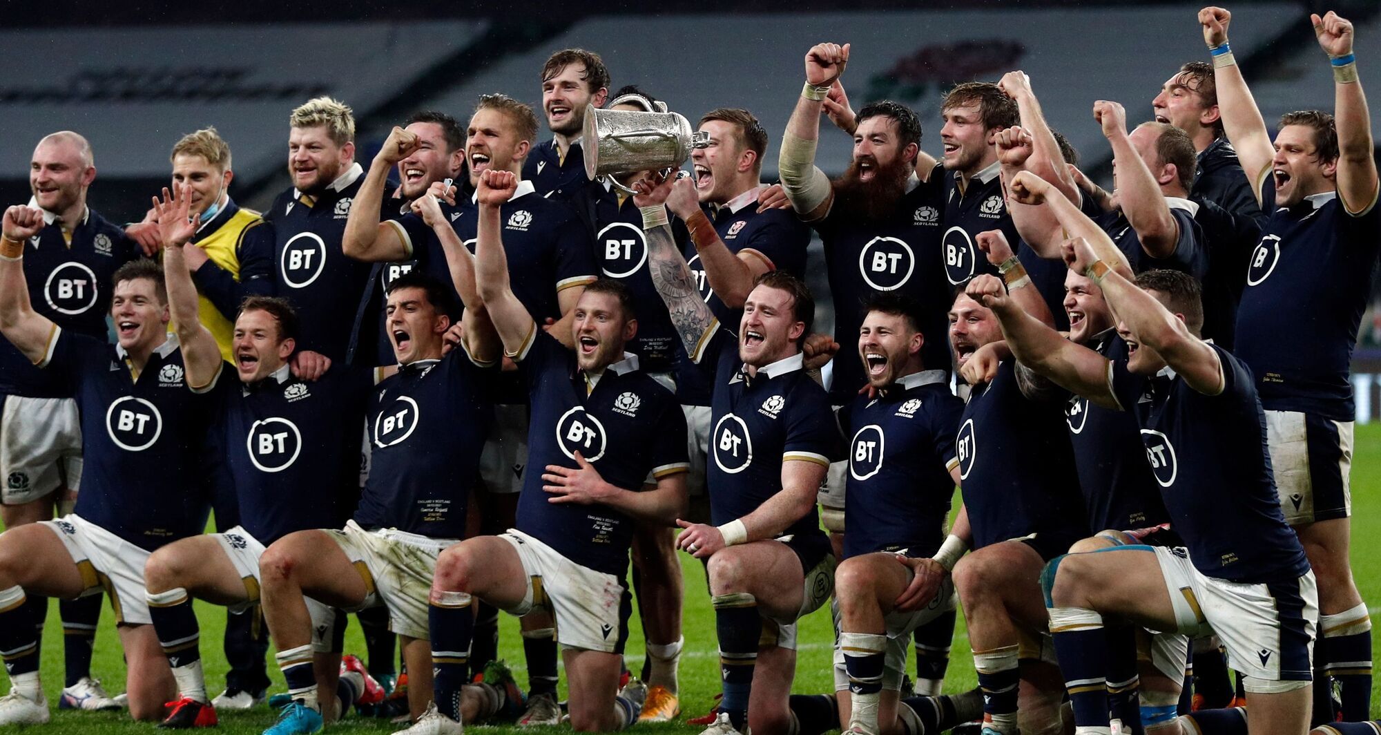 Rugby Schottland Feiert Mit Dem Calcutta Cup Rugby Rnz