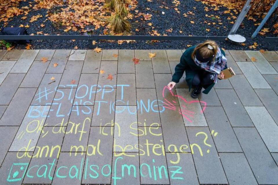 Verbale sexuelle Belästigung Verbale sexuelle Belästigung