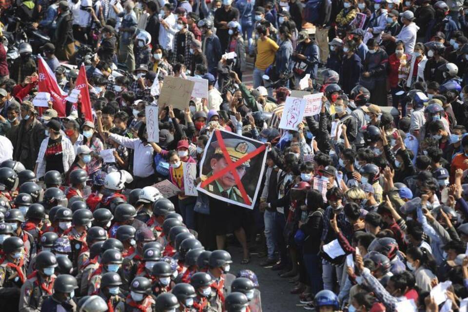 Nach dem Militärputsch in Myanmar Nach dem Militärputsch in Myanmar