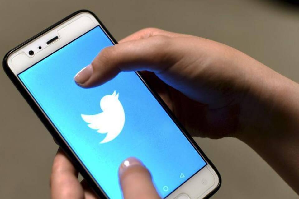 Twitter Twitter
