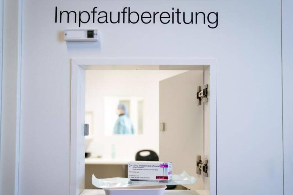 Impfzentrum in Berlin Impfzentrum in Berlin