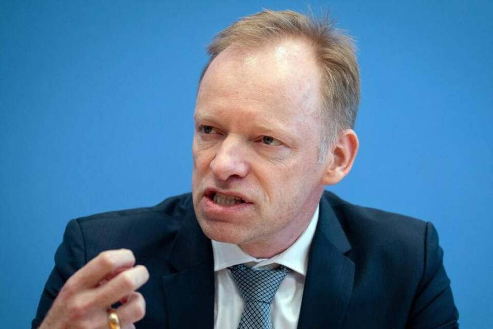 Clemens Fuest Clemens Fuest