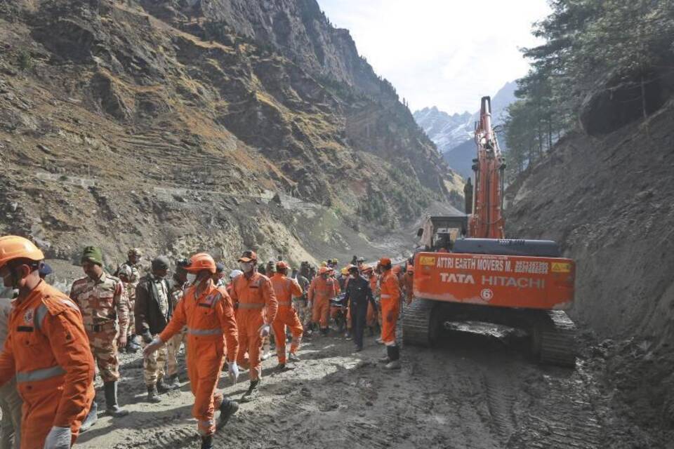 Gletscherabbruch und Sturzflut in Indien