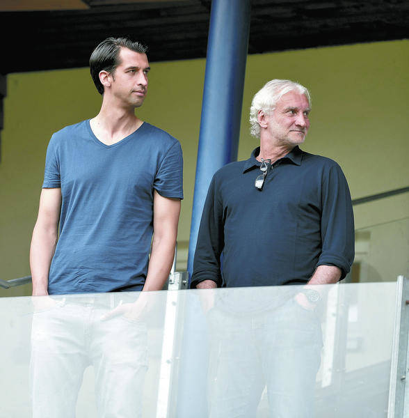 die gleiche richtung im blick der bammentaler jonas boldt l mit bayer sportdirektor rudi vller foto dpa - Reiner Calmund Lebenslauf die gleiche richtung im blick der bammentaler jonas boldt l mit bayer sportdirektor rudi vller foto dpa - Reiner Calmund Lebenslauf