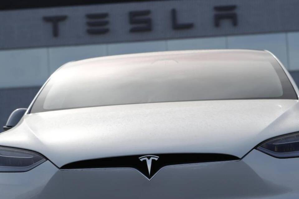 Tesla Tesla