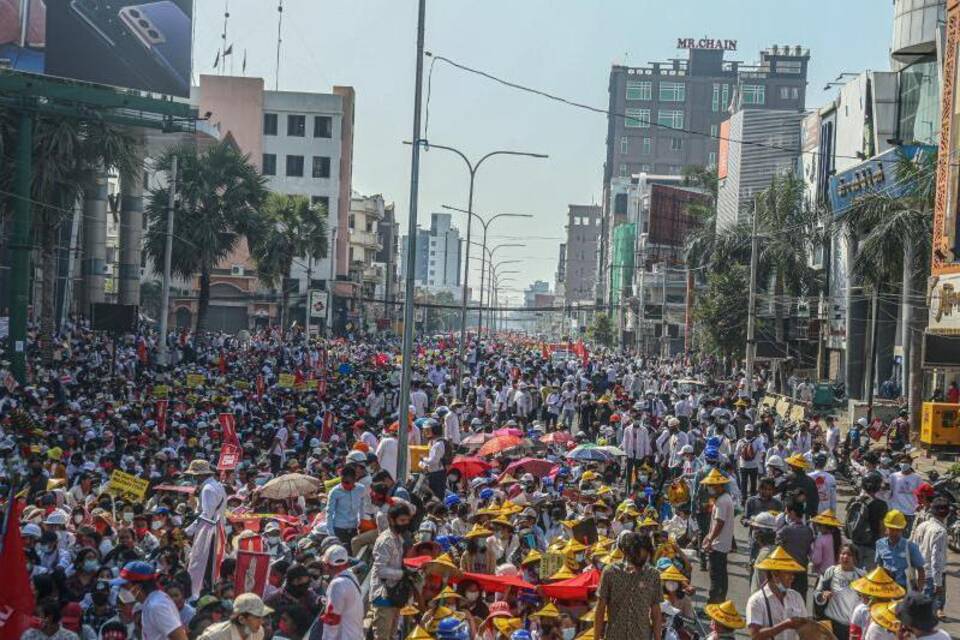 Nach dem Militärputsch in Myanmar Nach dem Militärputsch in Myanmar