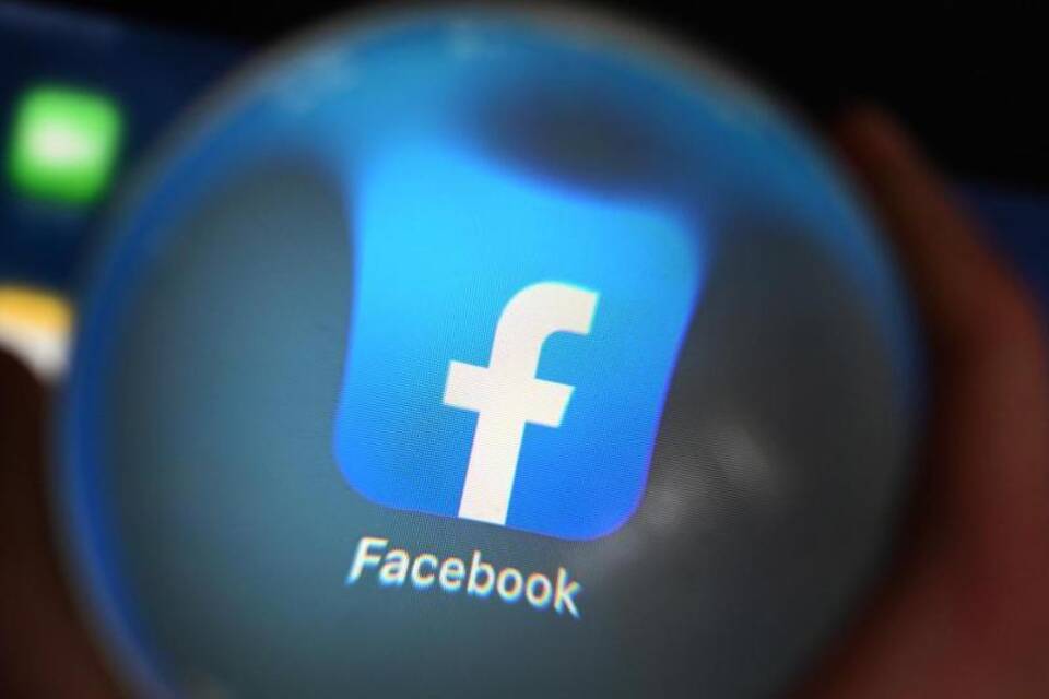 Facebook Facebook