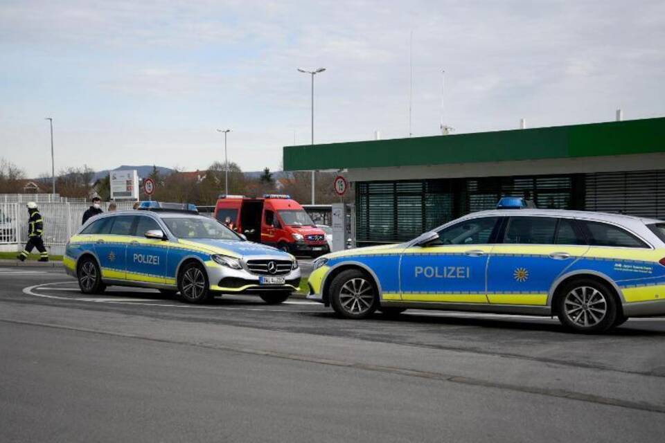 Paket explodiert bei Getränkehersteller Paket explodiert bei Getränkehersteller