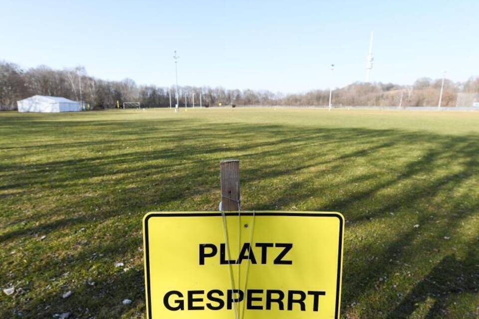 Gesperrter Fußballplatz