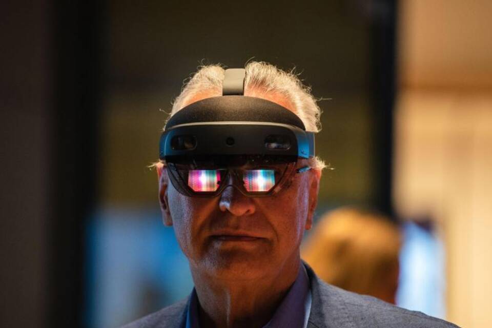 "Hololens 2"