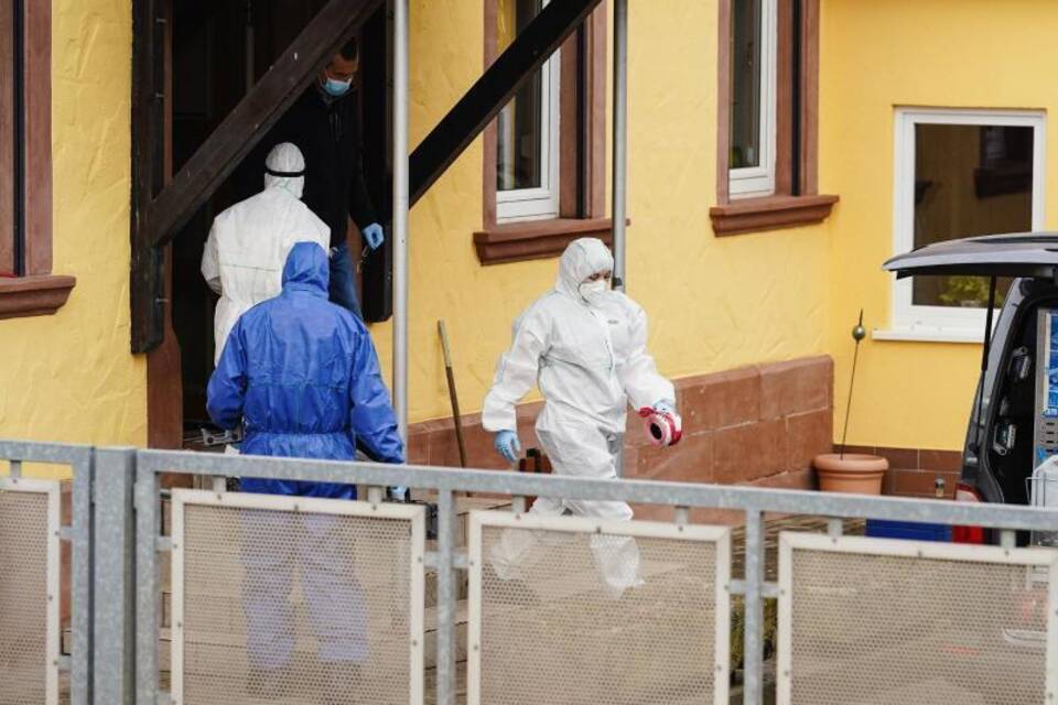 Nach dem Fund zweier Leichen in Weilerbach Nach dem Fund zweier Leichen in Weilerbach