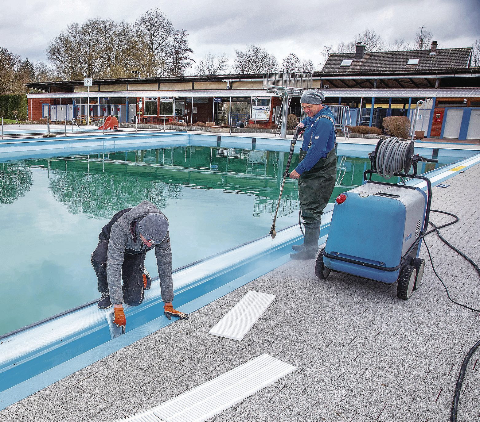 region heidelberg das erste freibad der region will schon zu ostern offnen nachrichten region heidelberg rnz