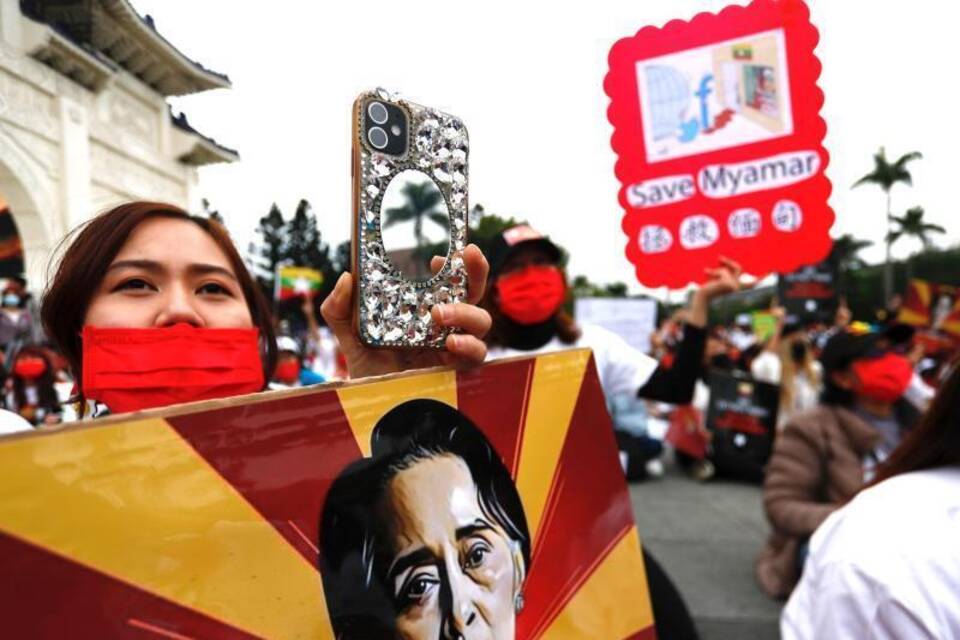 Nach dem Militärputsch in Myanmar - Proteste Nach dem Militärputsch in Myanmar - Proteste