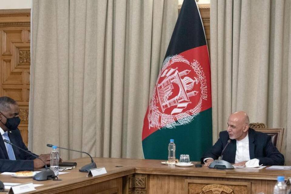 US-Verteidigungsminister Austin zu Besuch in Afghanistan US-Verteidigungsminister Austin zu Besuch in Afghanistan