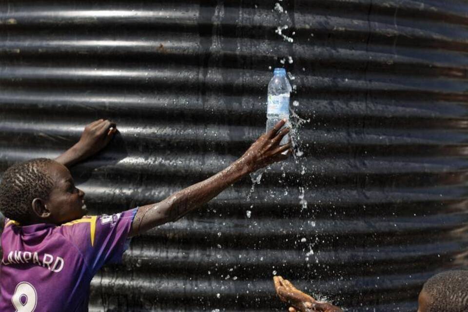 Trinkwasser für Flüchtlinge Trinkwasser für Flüchtlinge