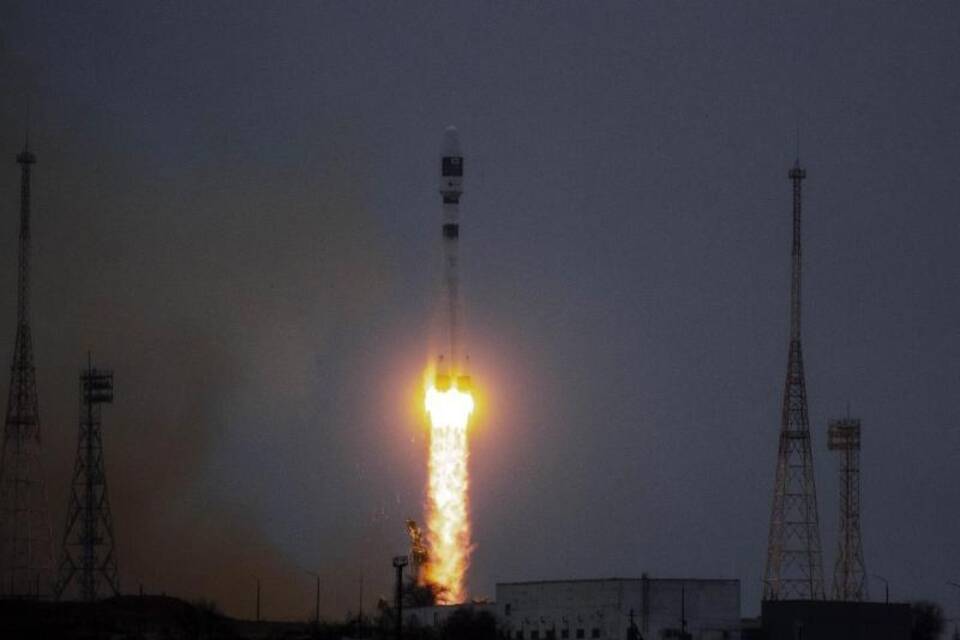 Russland bringt Satelliten ins All Russland bringt Satelliten ins All