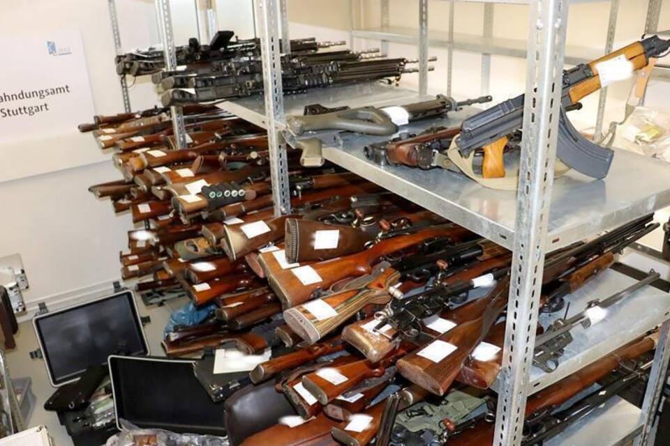 Waffenarsenal entdeckt Waffenarsenal entdeckt