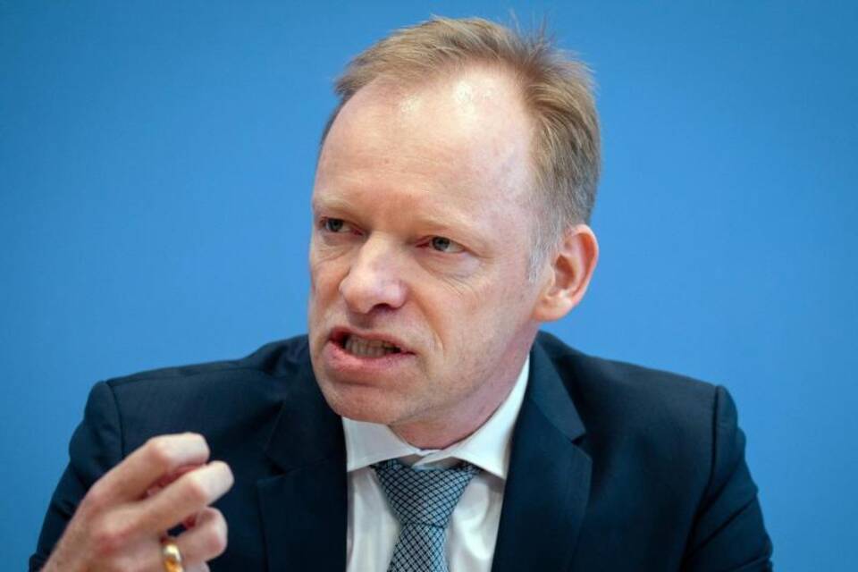 Clemens Fuest Clemens Fuest
