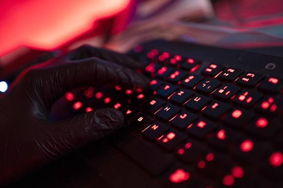 Abgeordnete von russischer Hackergruppe angegriffen Abgeordnete von russischer Hackergruppe angegriffen